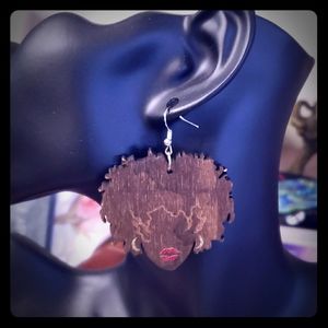Natural beauty pierced earrings